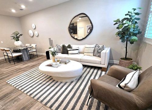 1118 Delpy View Pt, Vista, CA, 92084-4837 | Card Image
