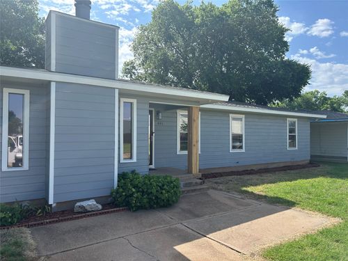 401 S Avenue H, Olney, TX, 76374-2064 | Card Image