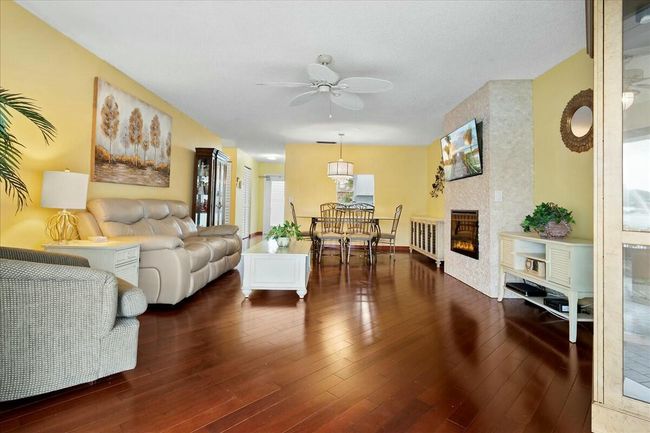 603 Laconia Cir, Condo with 2 bedrooms, 2 bathrooms and null parking in Lake Worth FL | Image 21