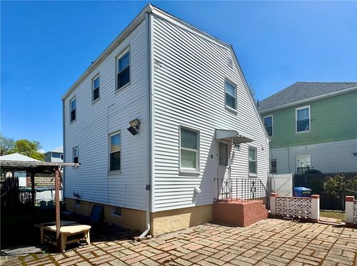 215 Roosevelt St, Providence, RI, 02909-3803 | Card Image