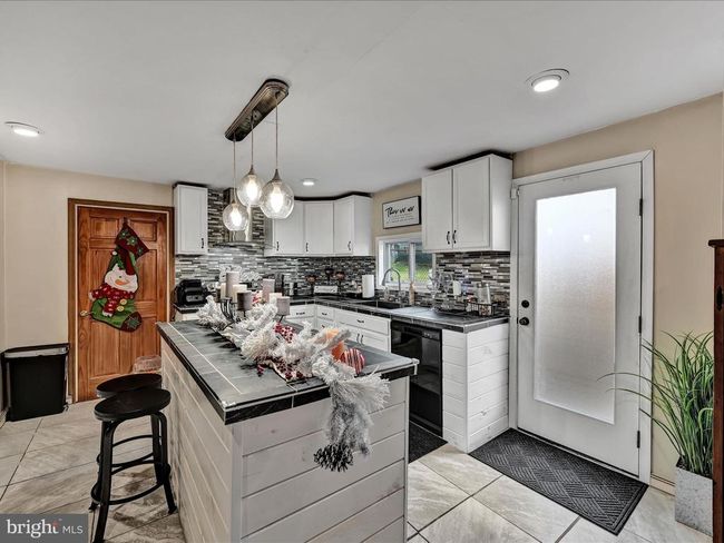 1628 Spruce St, Home with 3 bedrooms, 1 bathrooms and null parking in ASHLAND PA | Image 8