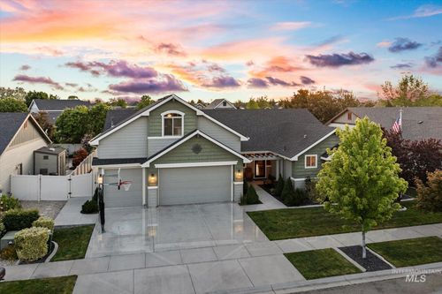 847 N Tullshire Way, Eagle, ID, 83616-3305 | Card Image