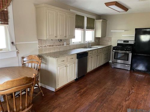 411 Lovers Ln, Baton Rouge, LA, 70806-5124 | Card Image