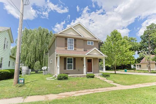 422 E Grove St, Mishawaka, IN, 46545-6856 | Card Image