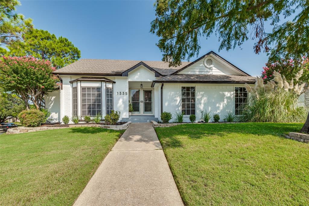 Falcon Dr, Lewisville, TX 75077