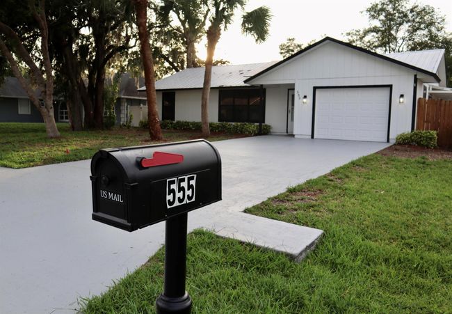 555 Benedictine Ter, House other with 3 bedrooms, 2 bathrooms and null parking in Sebastian FL | Image 5