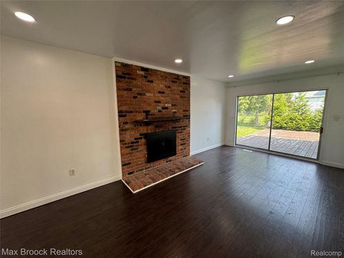 3857 Anvil Dr, Troy, MI, 48083-5608 | Card Image