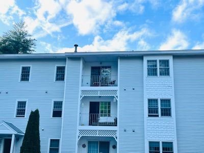 60 - 28 James Street, Condo with 2 bedrooms, 1 bathrooms and null parking in Milford NH | Image 3