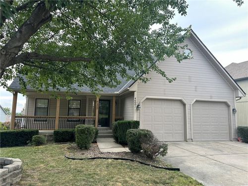 4600 Ne Kingston Dr, Lees Summit, MO, 64064-1791 | Card Image