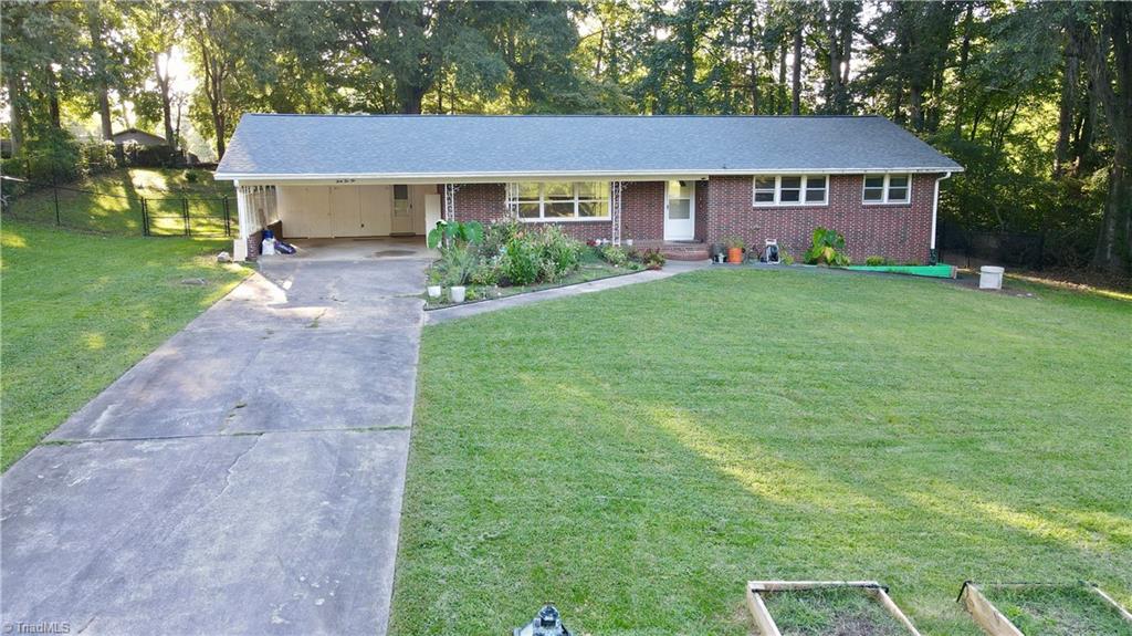Mae Len Dr, Winston Salem, NC 27107