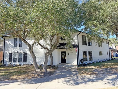 3201 Traylor Blvd, Rockport, TX, 78382-6851 | Card Image