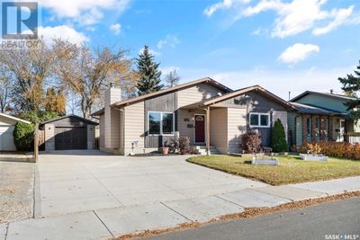 3723 Taylor St E, House other with 5 bedrooms, 3 bathrooms and null parking in Saskatoon SK | Image 2