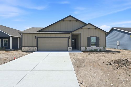 1562 N Emerald Valley Dr, Mulvane, KS, 67110-8625 | Card Image