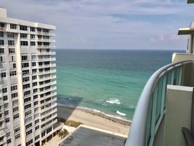 1605 - 3001 S Ocean Dr, Condo with 1 bedrooms, 1 bathrooms and null parking in Hollywood FL | Image 1