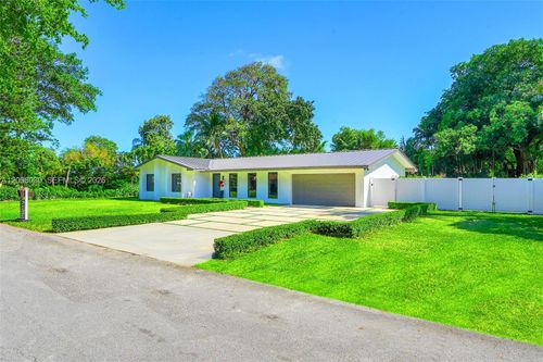 8820 Sw 182nd Ter, Palmetto Bay, FL, 33157-5950 | Card Image