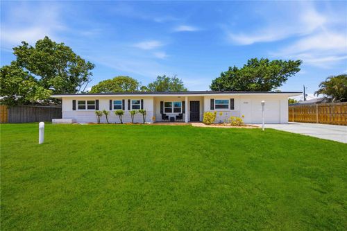 5726 Waneta Pl, SARASOTA, FL, 34231-4952 | Card Image