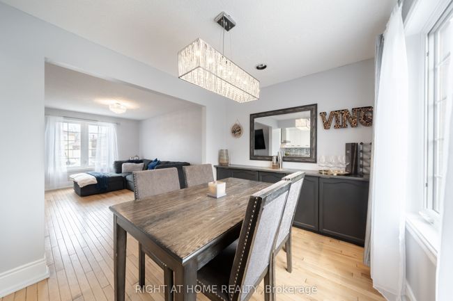619 Beckworth Sq, House other with 3 bedrooms, 2 bathrooms and 4 parking in Pickering ON | Image 6