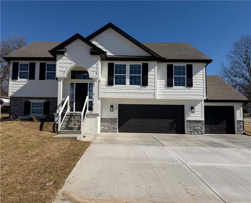 1209 Noah Ln, Kearney, MO, 64060-7366 | Card Image