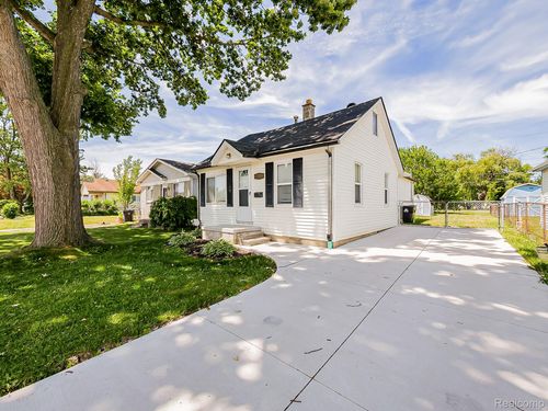 27819 Lasslett St, Roseville, MI, 48066-3034 | Card Image