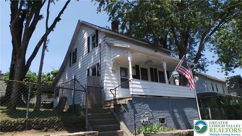446 New St, Freemansburg, PA, 18017-6849 | Card Image