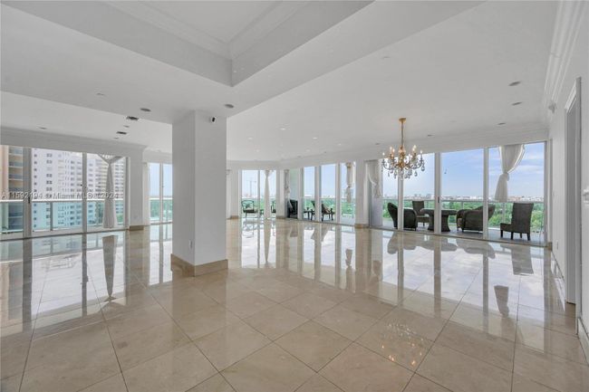 8B - 10101 Collins Ave, Condo with 2 bedrooms, 3 bathrooms and null parking in Bal Harbour FL | Image 5