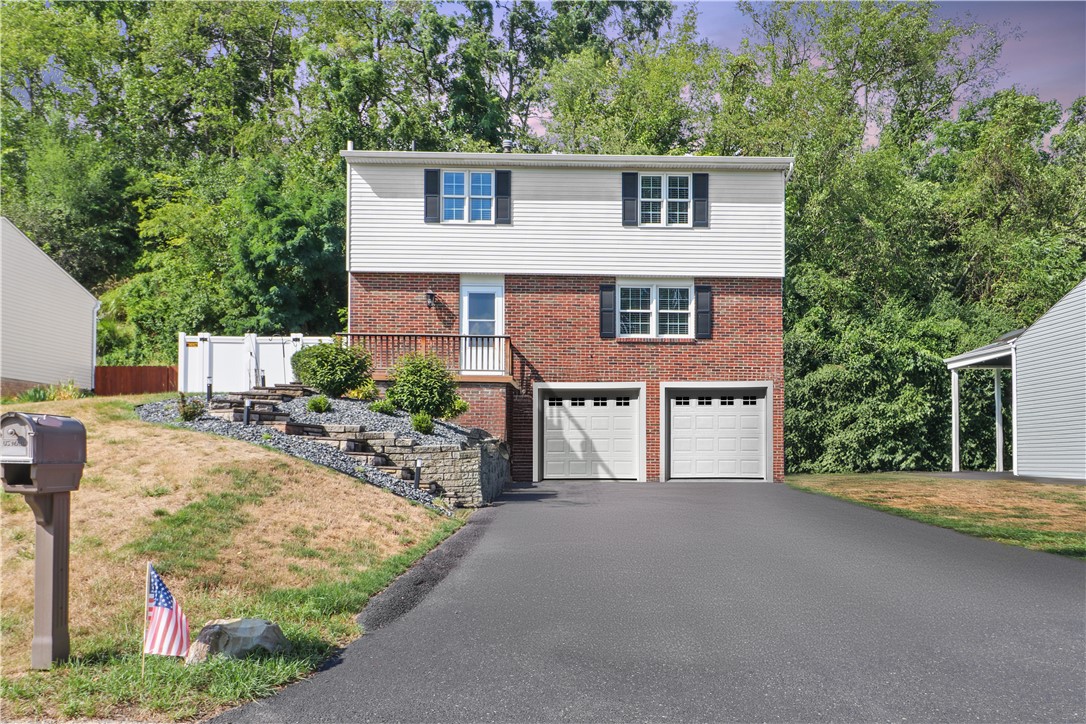 Amy Dr, South Park, PA 15129