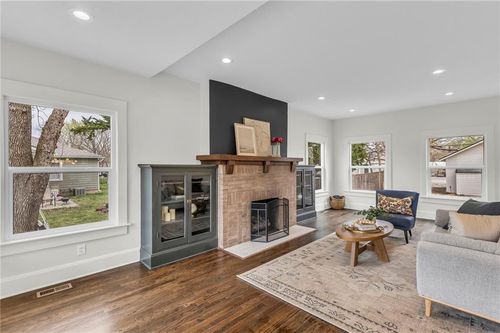 109 E Cedar St, Olathe, KS, 66061-4416 | Card Image