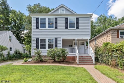 10 Green St, Morristown, NJ, 07960-5256 | Card Image