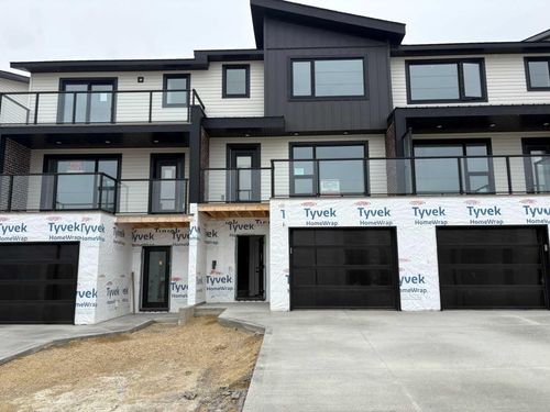 16 Violet Point, Sylvan Lake, AB, T4S0X1 | Card Image