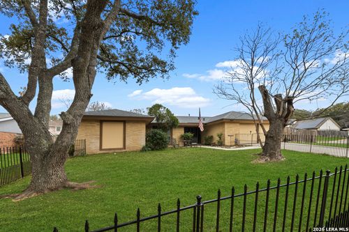 5831 Sky Country St, San Antonio, TX, 78247-1443 | Card Image