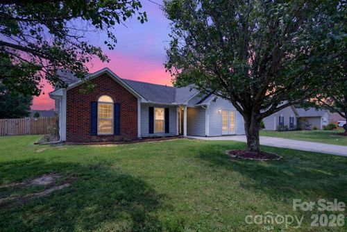 906 Woodhill Dr, Fletcher, NC, 28732-9293 | Card Image