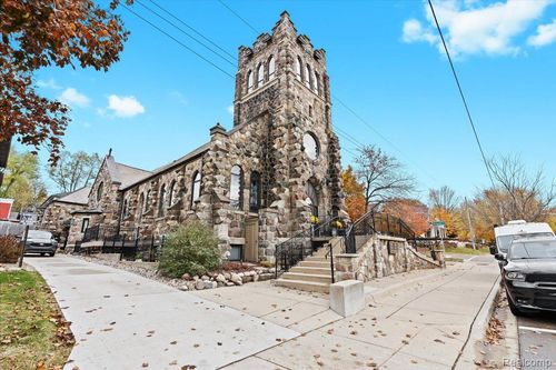 217 E Commerce St, Milford, MI, 48381-1982 | Card Image