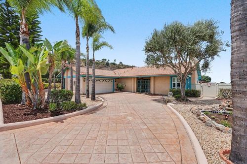 1744 Shady Crest Pl, El Cajon, CA, 92020-1335 | Card Image