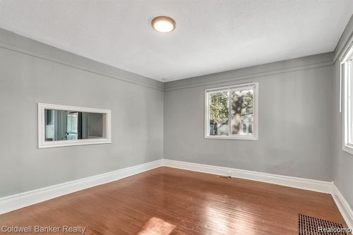 43 Margaret St, Whitmore Lake, MI, 48189-8950 | Card Image