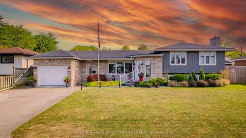 8133 Sarah St, Niagara Falls, ON, L2G6T9 | Card Image