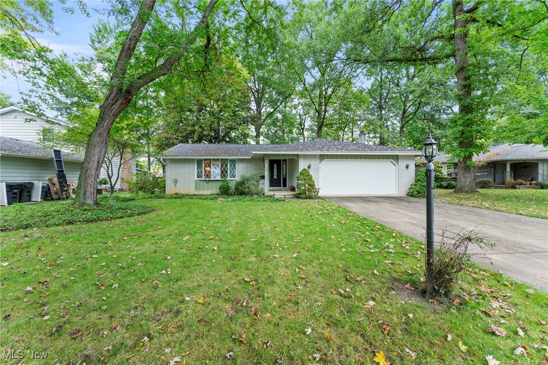 Devonshire Ct, Elyria, OH 44035