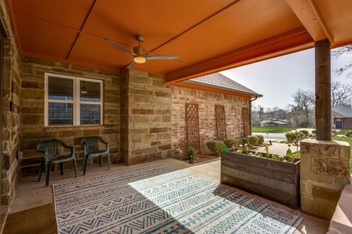 409 W Johnson St, Denison, TX, 75020-2439 | Card Image