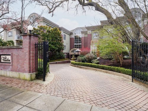 207-2277 Oak Bay Ave, Oak Bay, BC, V8R1G6 | Card Image