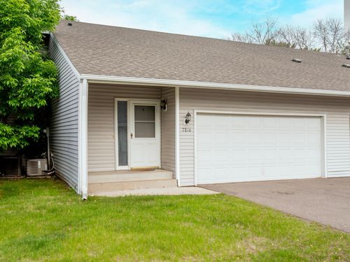 7816 Dunmore Rd, Woodbury, MN, 55125-1612 | Card Image