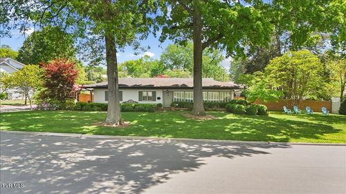 802 Mountain View Cir S, Johnson City, TN, 37601-3463 | Card Image