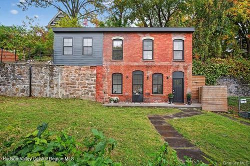 26 Gill St, Kingston, NY, 12401-5641 | Card Image