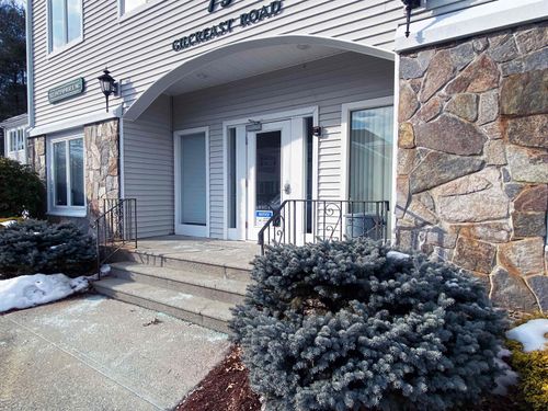 310-75 Gilcreast Road, Londonderry, NH, 03053 | Card Image