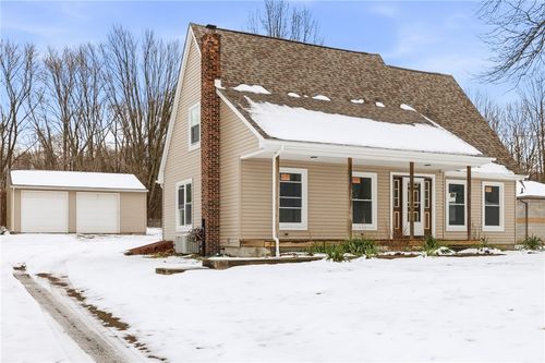 2104 Pulaski Rd, New Castle, PA, 16105-1830 | Card Image