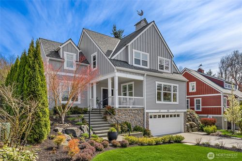 757 Village Cir Nw, Bainbridge Island, WA, 98110-2748 | Card Image
