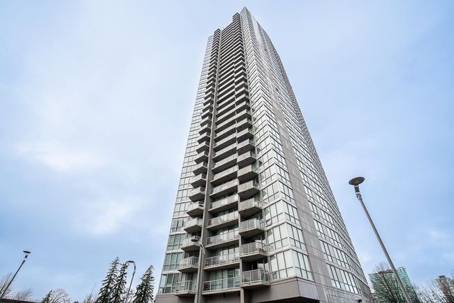 602 - 13618 100 Avenue, Condo with 2 bedrooms, 2 bathrooms and 1 parking in Surrey BC | Image 1