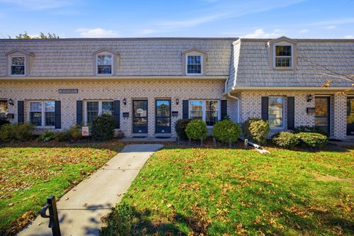 35-35 Corey Colonial, Agawam, MA, 01001 | Card Image