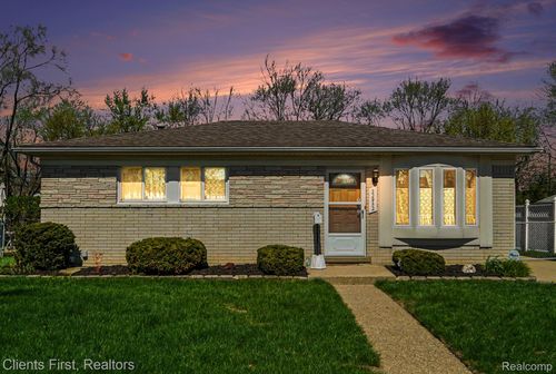 22952 Tuck Rd, Farmington Hills, MI, 48336-3449 | Card Image