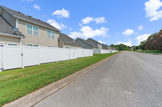 1071 Muna Ct, Townhouse with 3 bedrooms, 3 bathrooms and 3 parking in Spring Hill TN | Image 36
