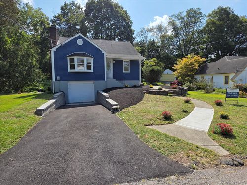 809 Oakwood Dr, Peekskill, NY, 10566-1908 | Card Image