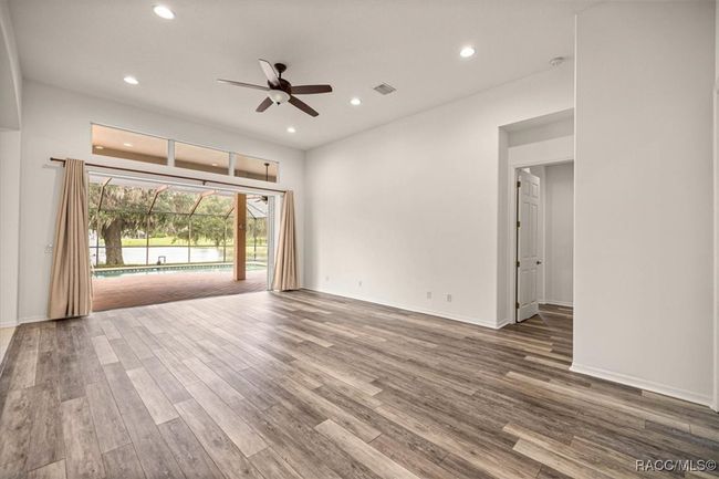 1125 W Beagle Run Loop, House other with 3 bedrooms, 2 bathrooms and 4 parking in Hernando FL | Image 11